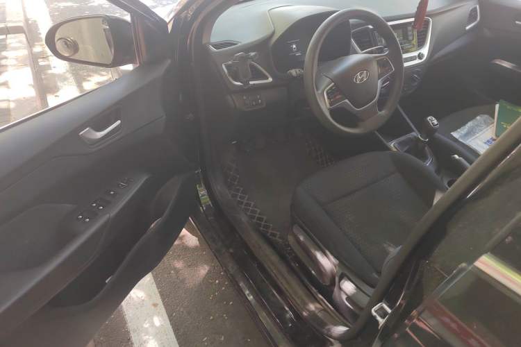 Used Hyundai Verna (new generation) 2020 1.4L Manual GLS Cool Edition Driver Seat