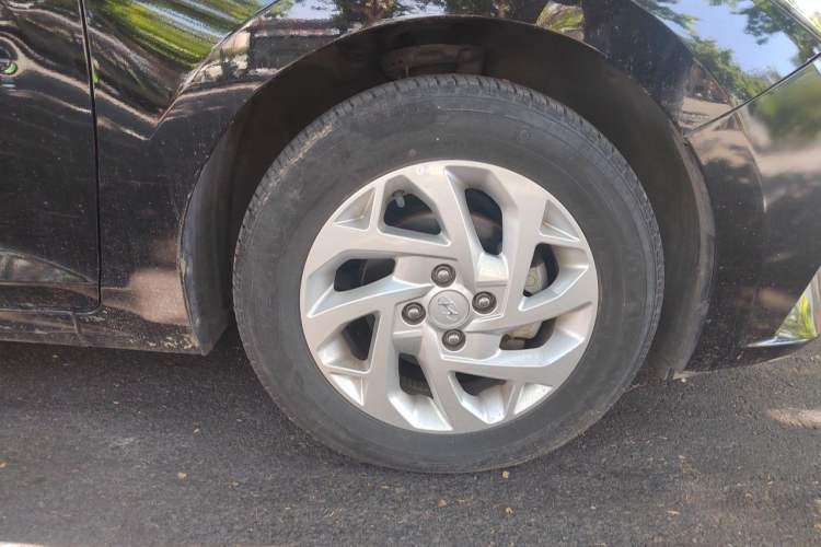 Used Hyundai Verna (new generation) 2020 1.4L Manual GLS Cool Edition Right Front Wheel Hub
