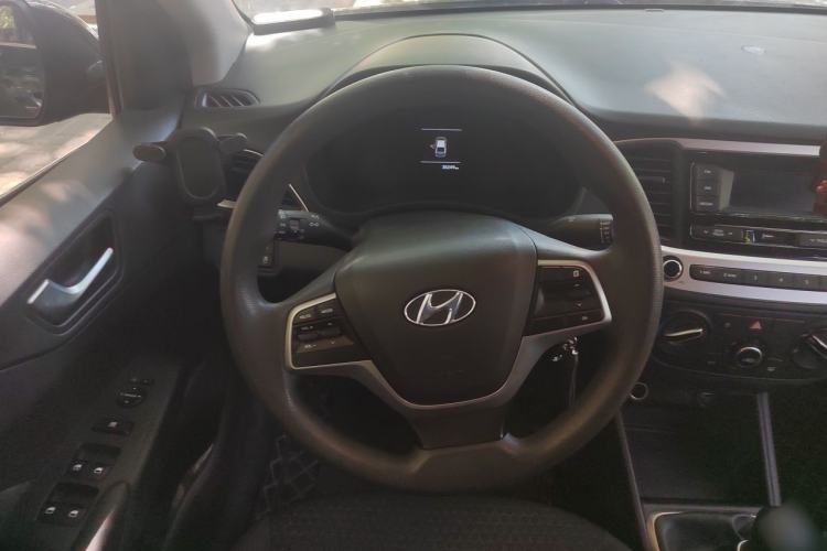 Used Hyundai Verna (new generation) 2020 1.4L Manual GLS Cool Edition Steering Wheel
