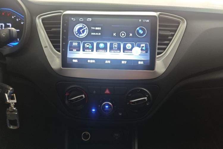 Used Hyundai Verna (new generation) 2020 1.4L CVT GLS Cool Edition Audio And AC Panel