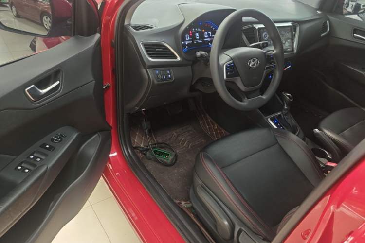 Used Hyundai Verna (new generation) 2020 1.4L CVT GLS Cool Edition Driver Seat