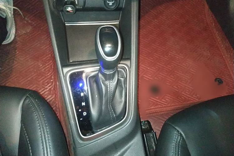 Used Hyundai Verna (new generation) 2020 1.4L CVT GLS Cool Edition Gear Lever