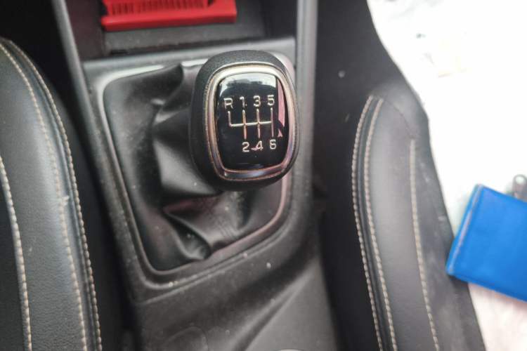 Used Hyundai Verna (new generation) 2020 1.4L Manual GLS Cool Edition Gear Lever