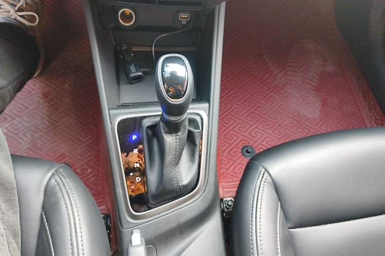 Used Hyundai Verna (new generation) 2020 1.4L CVT GLS Cool Edition Gear Lever