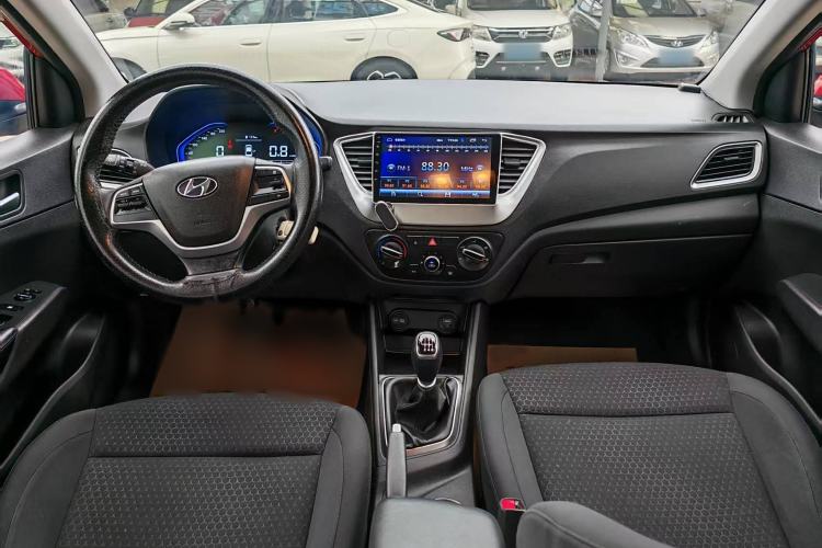 Used Hyundai Verna (new generation) 2020 1.4L Manual GLS Cool Edition Interior 1