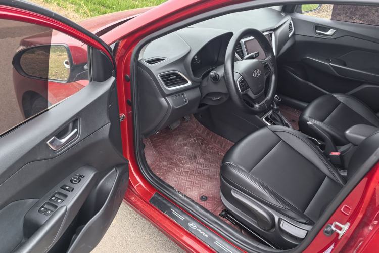 Used Hyundai Verna (new generation) 2020 1.4L CVT GLS Cool Edition Interior 2