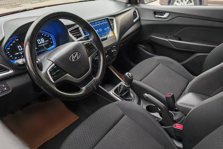 Used Hyundai Verna (new generation) 2020 1.4L Manual GLS Cool Edition Interior 2