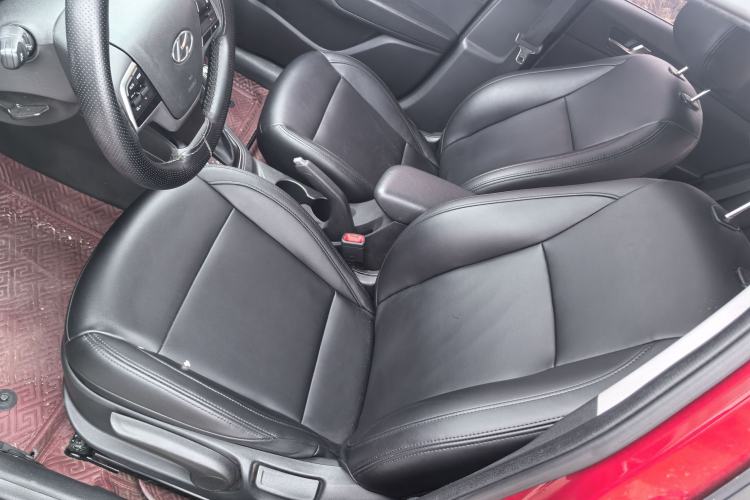 Used Hyundai Verna (new generation) 2020 1.4L CVT GLS Cool Edition Interior 3