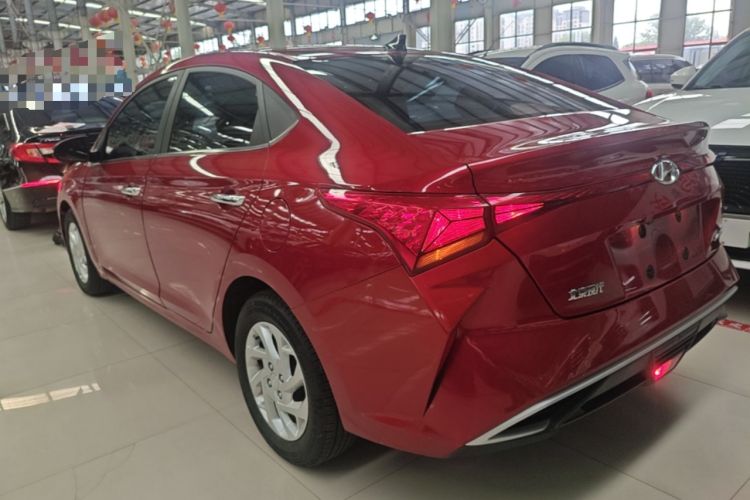 Used Hyundai Verna (new generation) 2020 1.4L CVT GLS Cool Edition Rear Left 45 Deg