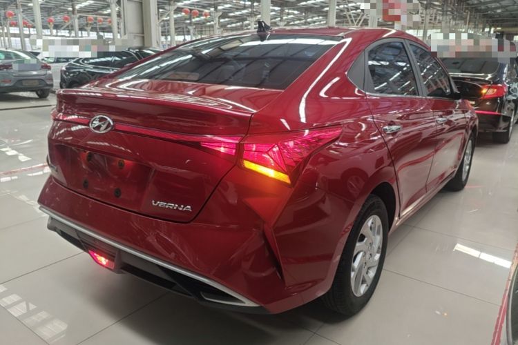 Used Hyundai Verna (new generation) 2020 1.4L CVT GLS Cool Edition Rear Right 45 Deg