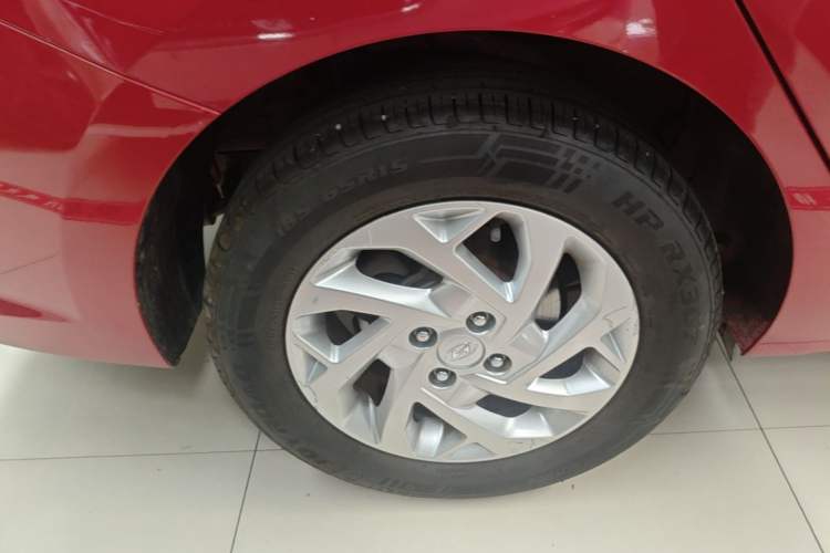 Used Hyundai Verna (new generation) 2020 1.4L CVT GLS Cool Edition Right Rear Wheel Hub