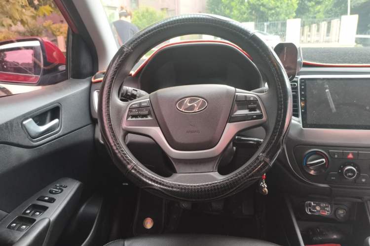 Used Hyundai Verna (new generation) 2020 1.4L Manual GLS Cool Edition Steering Wheel