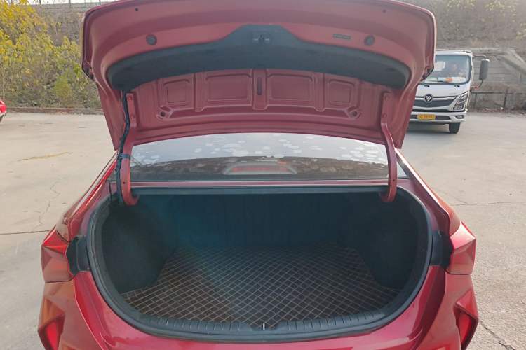 Used Hyundai Verna (new generation) 2020 1.4L CVT GLS Cool Edition Trunk