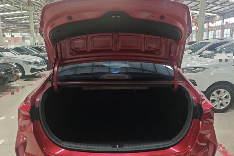 Used Hyundai Verna (new generation) 2020 1.4L CVT GLS Cool Edition Trunk