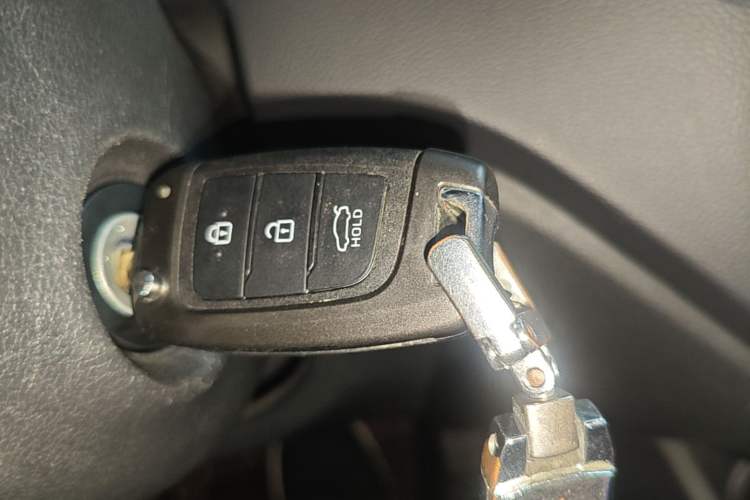 Used Hyundai Verna (new generation) 2020 1.4L CVT GLS Cool Edition Vehicle Key