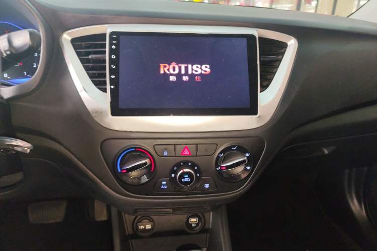 Used Hyundai Verna (new generation) 2020 1.4L CVT TOP Elite Edition Audio And AC Panel