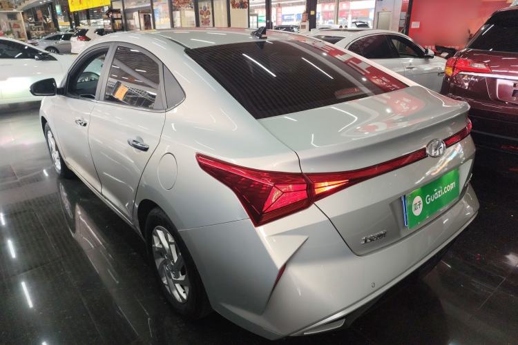 Used Hyundai Verna (new generation) 2020 1.4L CVT TOP Elite Edition Exterior 2