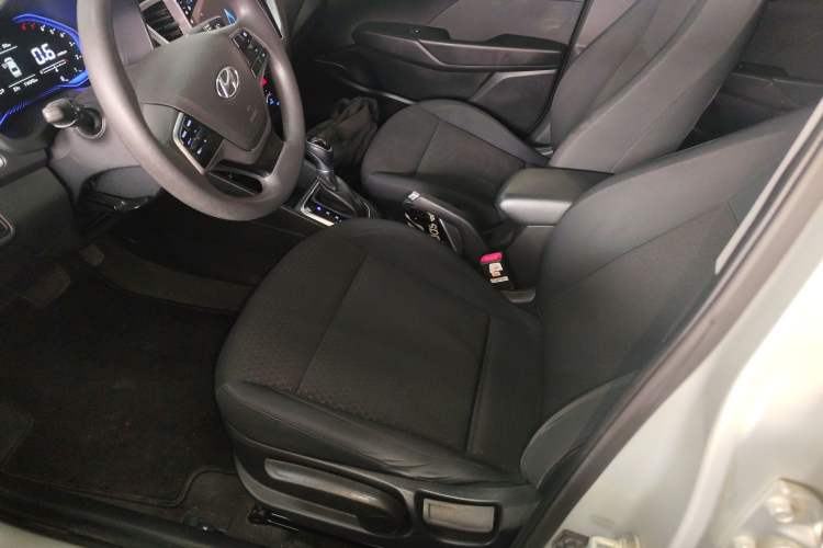 Used Hyundai Verna (new generation) 2020 1.4L CVT TOP Elite Edition Left Front Seat