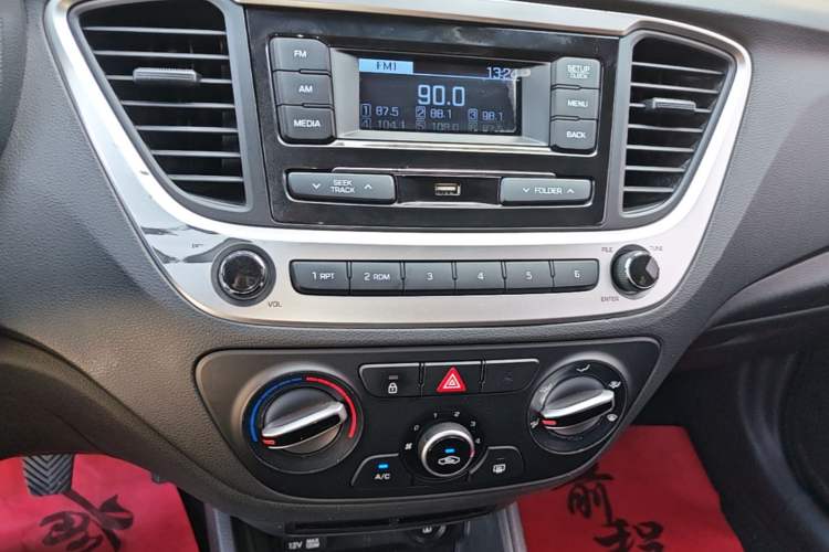 Used Hyundai Verna (new generation) 2020 1.4L Manual GLS Cool Edition Audio And AC Panel