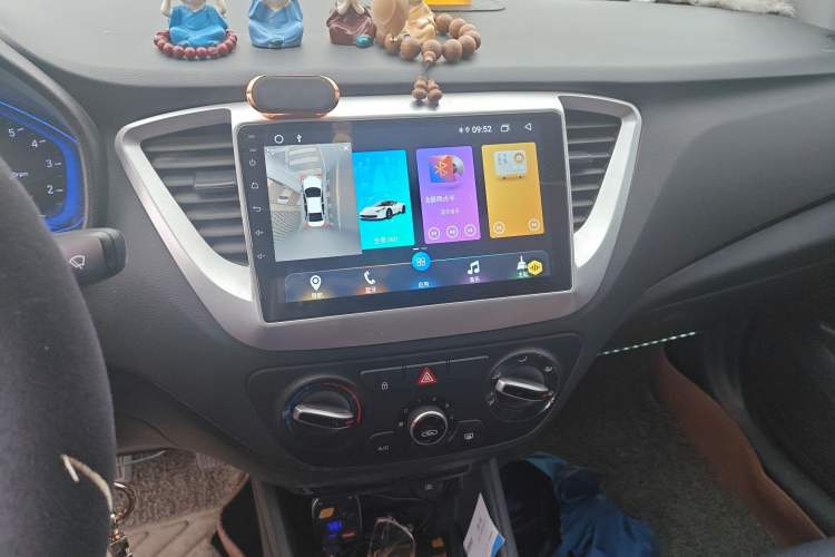 Used Hyundai Verna (new generation) 2020 1.4L CVT GLS Cool Edition Audio And AC Panel