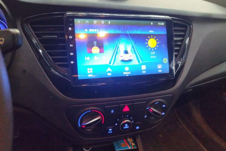 Used Hyundai Verna (new generation) 2020 1.4L CVT GLS Cool Edition Audio And AC Panel