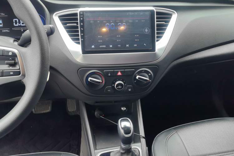 Used Hyundai Verna (new generation) 2020 1.4L CVT GLS Cool Edition Audio And AC Panel