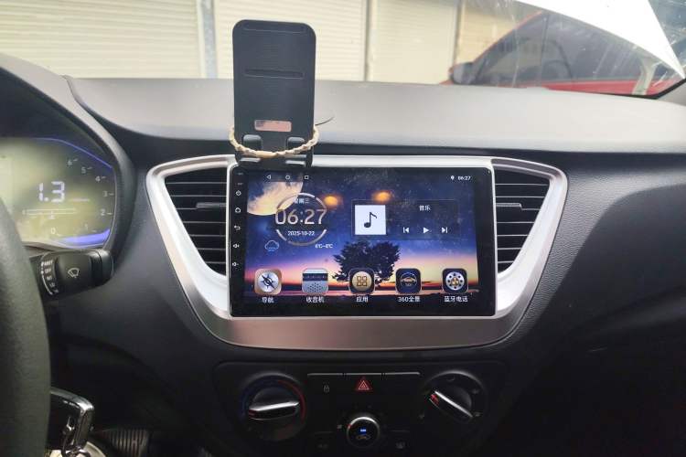 Used Hyundai Verna (new generation) 2020 1.4L CVT GLS Cool Edition Audio And AC Panel