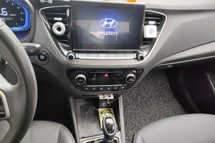 Used Hyundai Verna (new generation) 2020 1.4L CVT TOP Elite Edition Audio And AC Panel