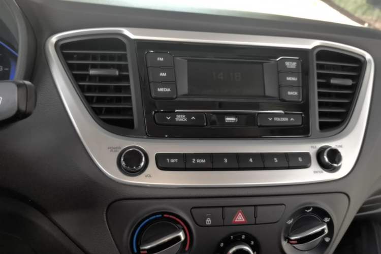 Used Hyundai Verna (new generation) 2020 1.4L Manual GLS Cool Edition Audio And AC Panel