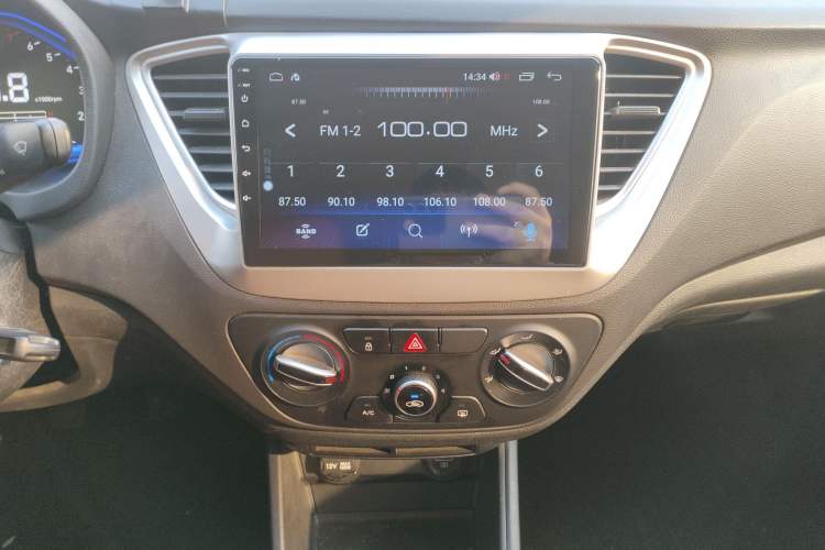 Used Hyundai Verna (new generation) 2020 1.4L Manual GS Youth Edition Audio And AC Panel