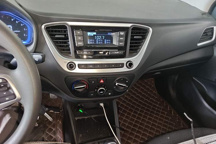 Used Hyundai Verna (new generation) 2020 1.4L Manual GLS Cool Edition Audio And AC Panel
