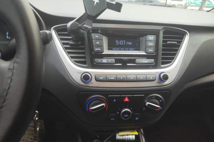Used Hyundai Verna (new generation) 2020 1.4L Manual GLS Cool Edition Audio And AC Panel