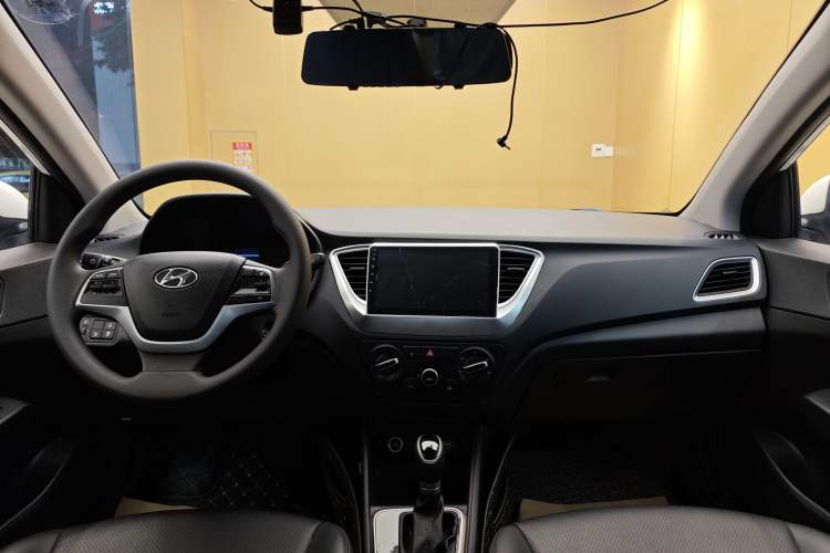Used Hyundai Verna (new generation) 2020 1.4L CVT GLS Cool Edition Audio And AC Panel