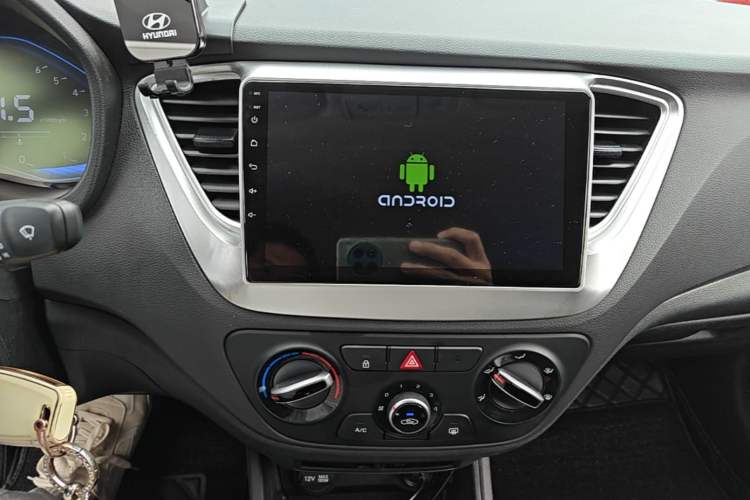 Used Hyundai Verna (new generation) 2020 1.4L CVT GLS Cool Edition Audio And AC Panel