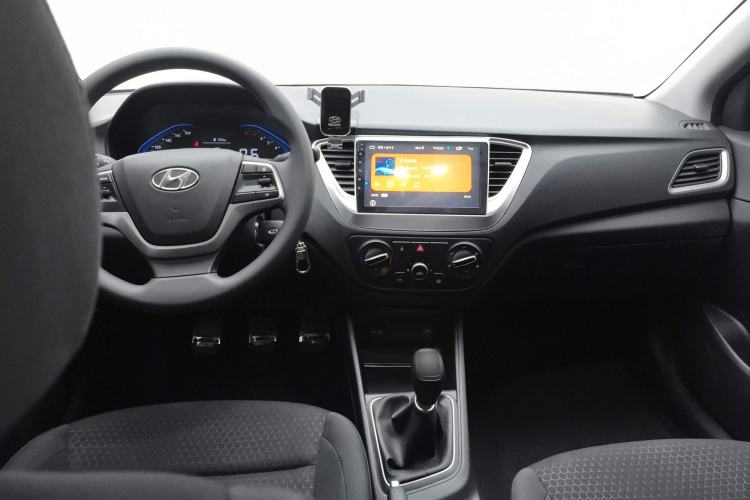 Used Hyundai Verna (new generation) 2020 1.4L Manual GLS Cool Edition Center Console