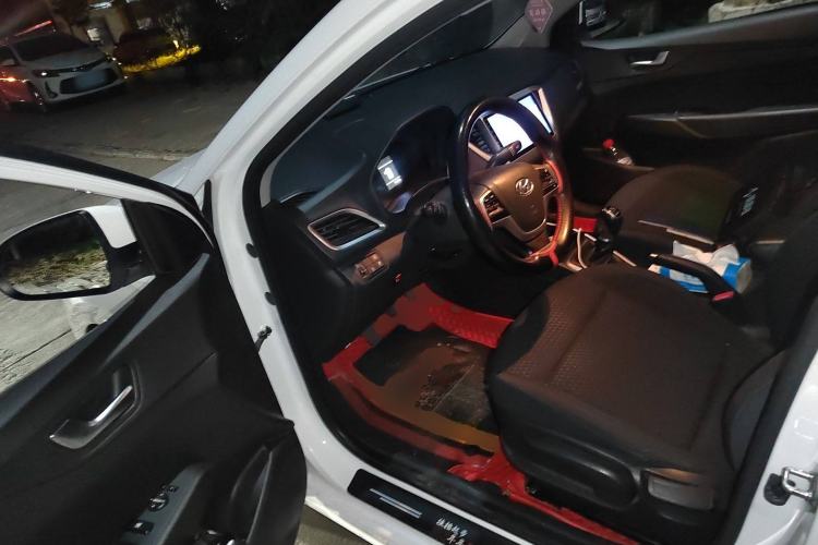 Used Hyundai Verna (new generation) 2020 1.4L Manual GLS Cool Edition Driver Seat