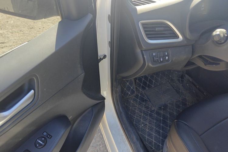 Used Hyundai Verna (new generation) 2020 1.4L Manual GLS Cool Edition Driver Seat