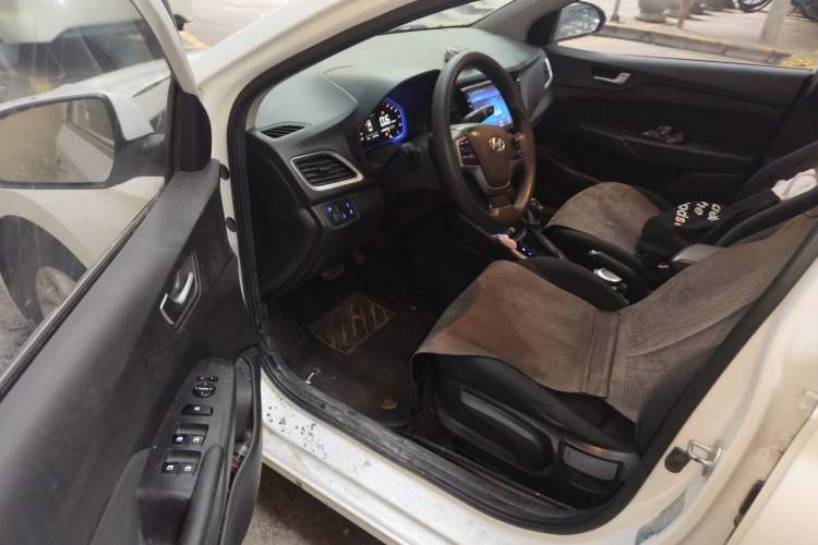 Used Hyundai Verna (new generation) 2020 1.4L CVT GLS Cool Edition Driver Seat
