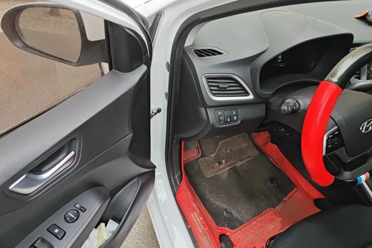 Used Hyundai Verna (new generation) 2020 1.4L Manual GLS Cool Edition Driver Seat