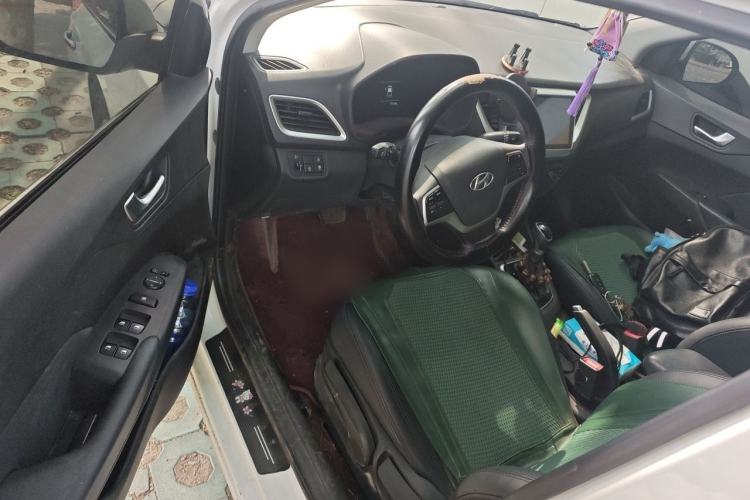Used Hyundai Verna (new generation) 2020 1.4L CVT GLS Cool Edition Driver Seat