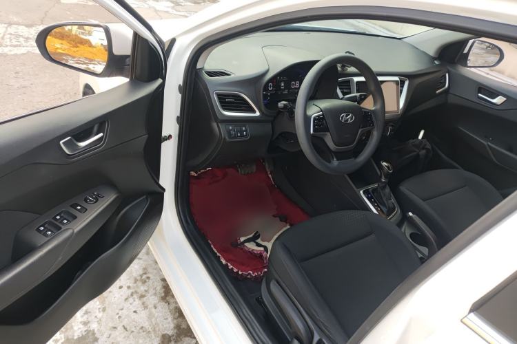 Used Hyundai Verna (new generation) 2020 1.4L CVT GLS Cool Edition Driver Seat