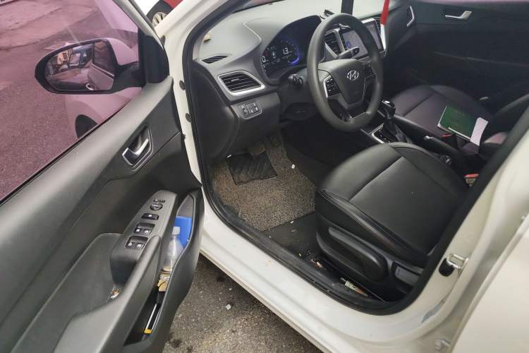 Used Hyundai Verna (new generation) 2020 1.4L CVT GLS Cool Edition Driver Seat