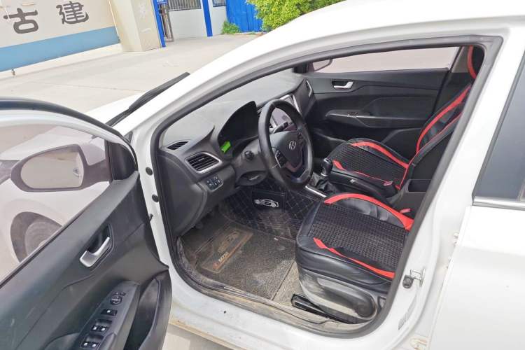 Used Hyundai Verna (new generation) 2020 1.4L Manual GLS Cool Edition Driver Seat