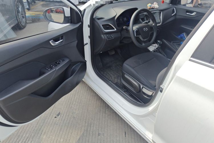 Used Hyundai Verna (new generation) 2020 1.4L CVT GLS Cool Edition Driver Seat