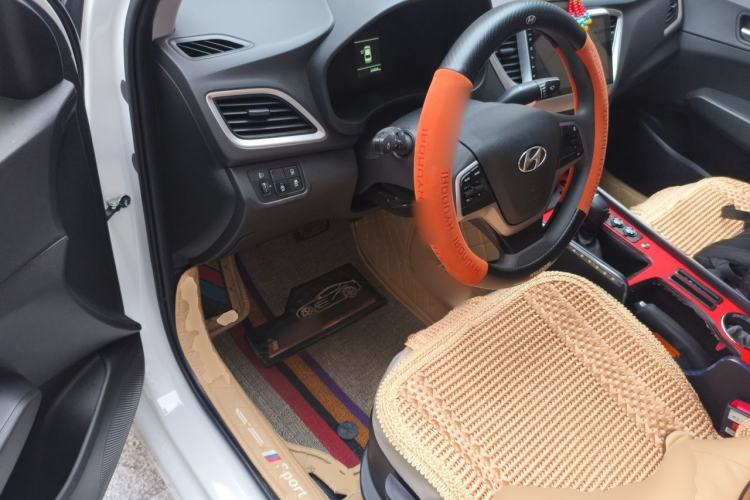 Used Hyundai Verna (new generation) 2020 1.4L CVT GLS Cool Edition Driver Seat
