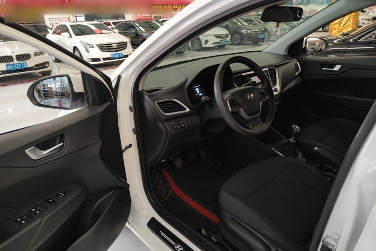 Used Hyundai Verna (new generation) 2020 1.4L Manual GLS Cool Edition Driver Seat