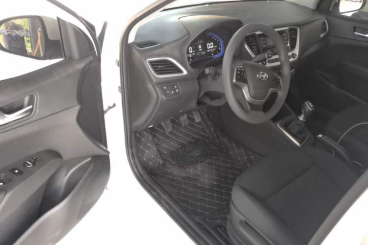 Used Hyundai Verna (new generation) 2020 1.4L Manual GLS Cool Edition Driver Seat