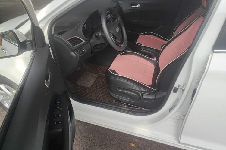 Used Hyundai Verna (new generation) 2020 1.4L CVT GLS Cool Edition Driver Seat