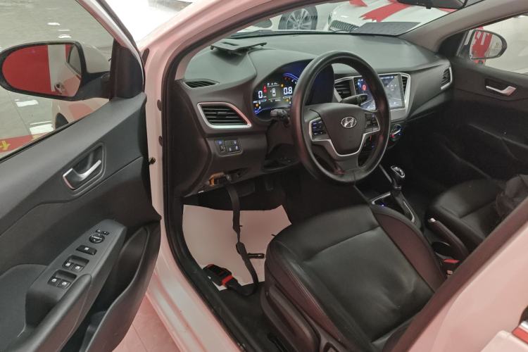 Used Hyundai Verna (new generation) 2020 1.4L CVT GLS Cool Edition Driver Seat