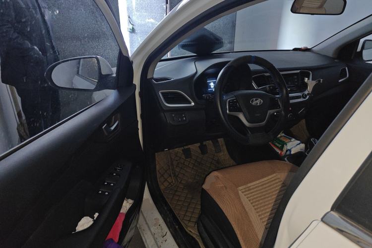 Used Hyundai Verna (new generation) 2020 1.4L Manual GLS Cool Edition Driver Seat